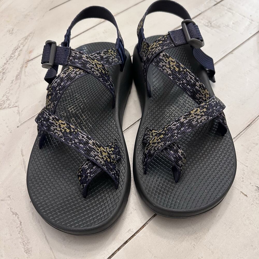 Men’s Chacos Size 9